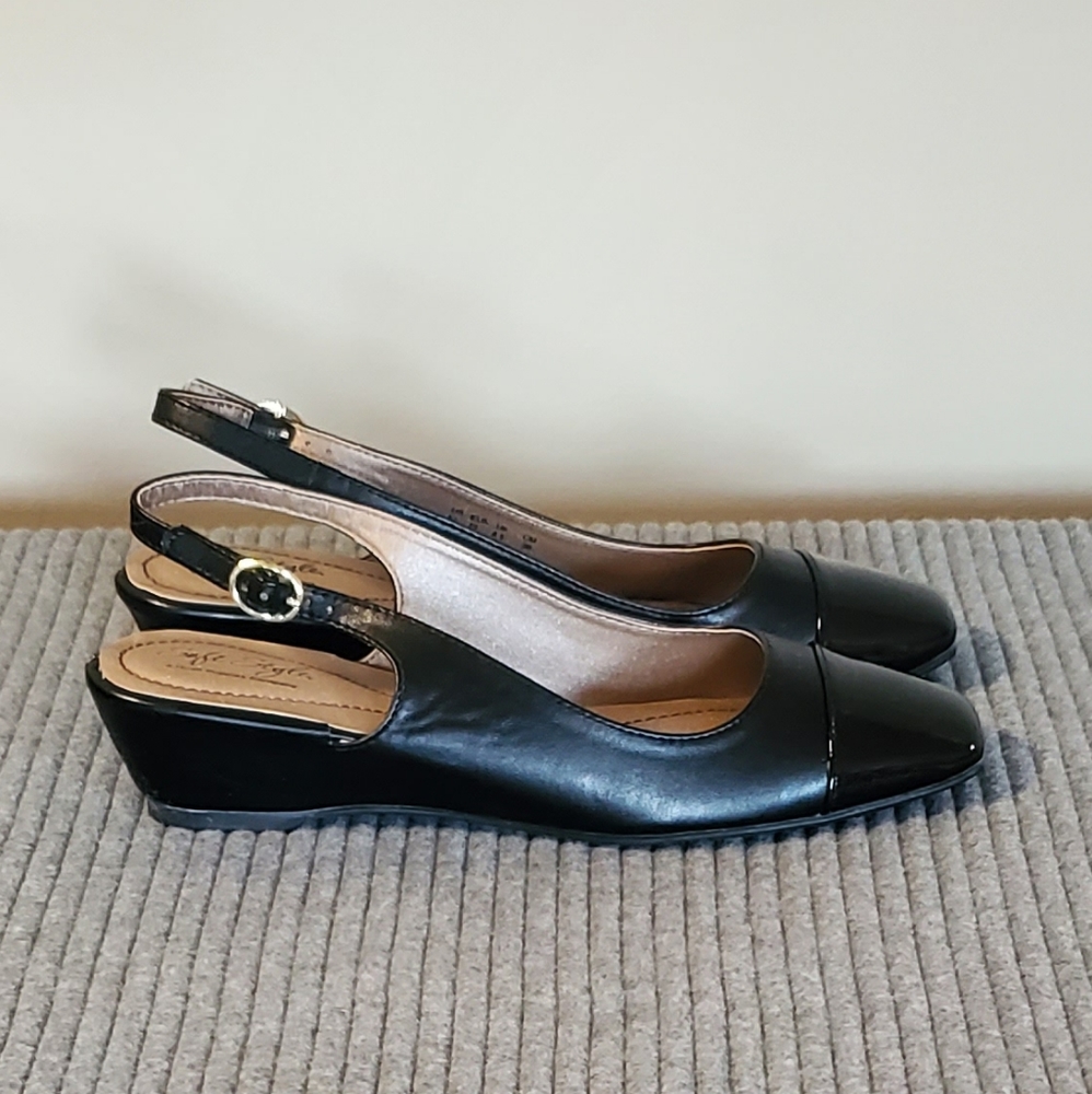 New Soft Style black slingback heels 8.5 narrow NWOT - Picture 3 of 9